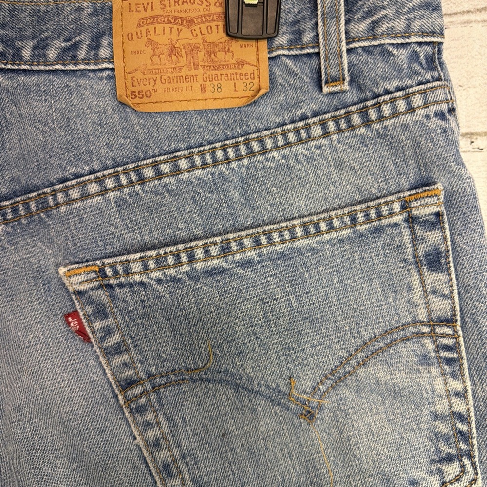 Vintage Levis Jeans Mens 38x32 Blue 550 Relaxed Fit Loose Tapered 90s